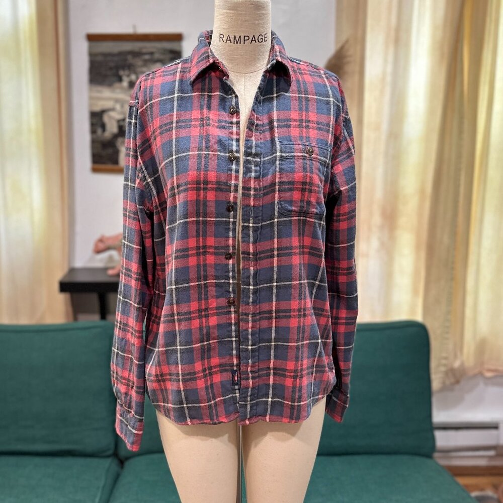 `Faherty light weight flannel button up in size small